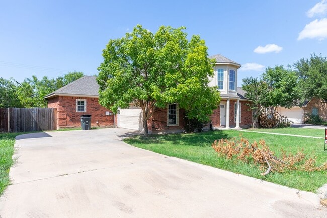 Building Photo - 3310 Silver Oaks Dr