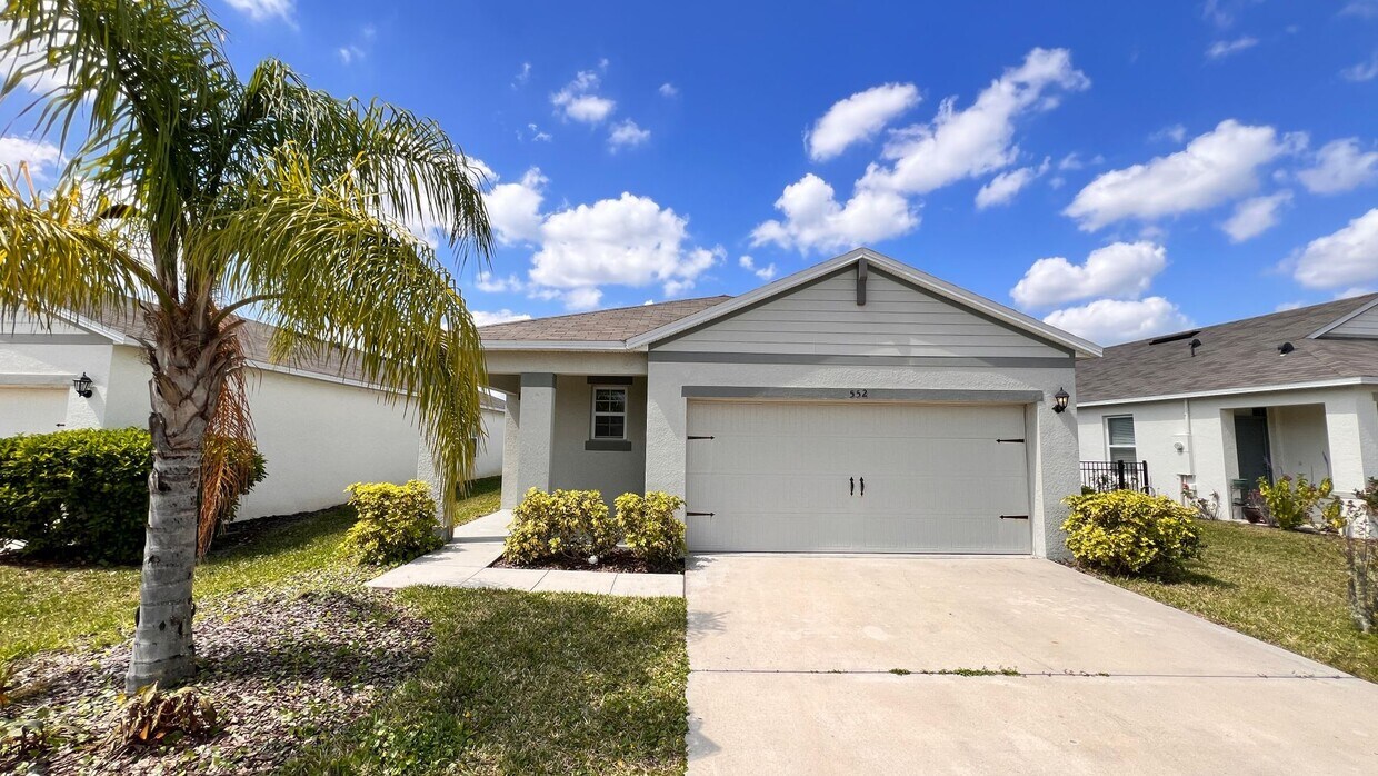 Foto principal - Gorgeous 3 Bedroom, 2 Bathroom Smart Home ...
