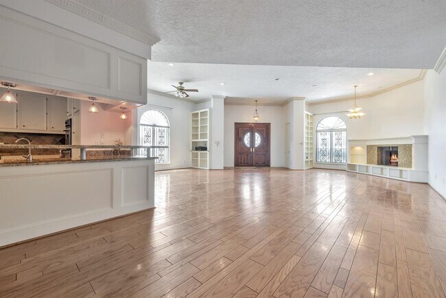 Foto del edificio - 4063 Breakwood Dr