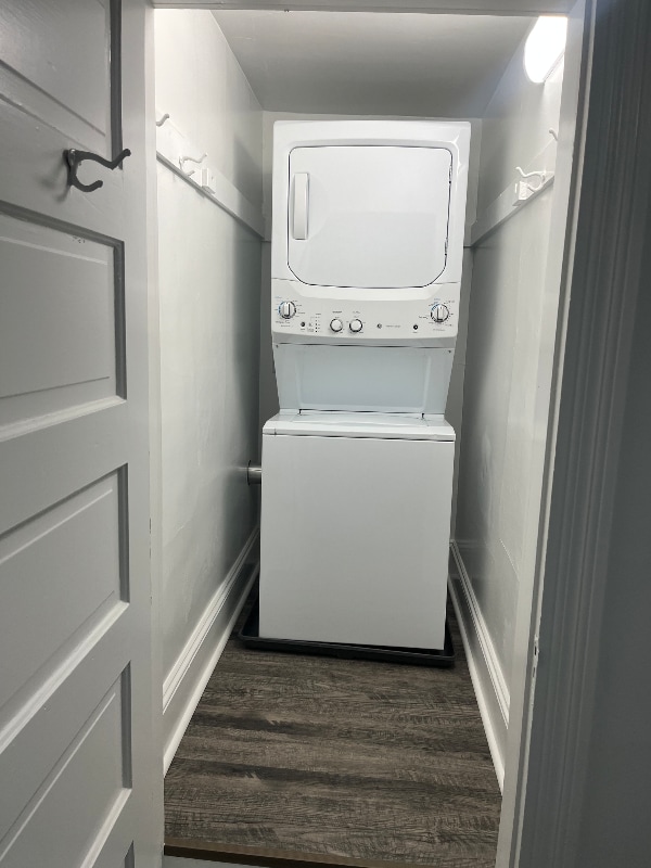 Building Photo - 261 Pierce St