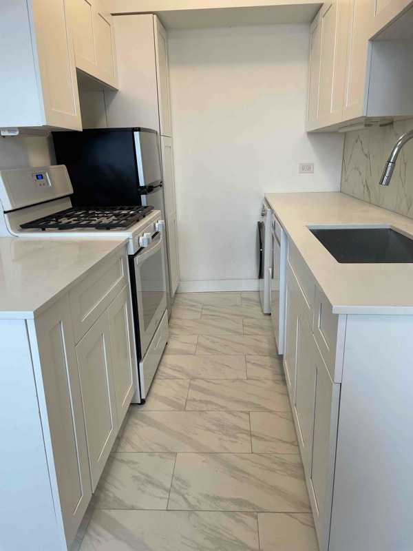 Photo - 1205 W Sherwin Ave (Chicago, IL) Apartment