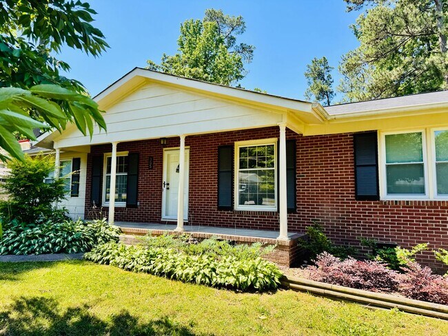 Foto del edificio - 4 BEDROOMS + 3 BATHS in Butner