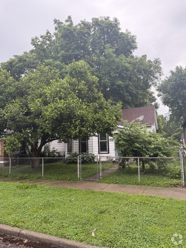 Building Photo - 1532 Woodley Ave
