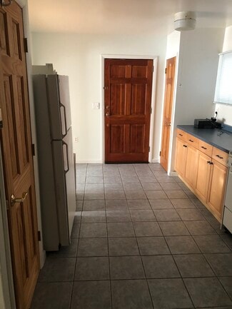 Entrance - 66 Luyster St