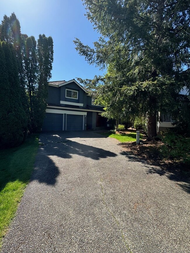 Foto del edificio - Cozy 3 bed 2.5 bath home in Klahanie Issaquah