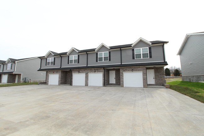 Building Photo - 1721 Manning Dr