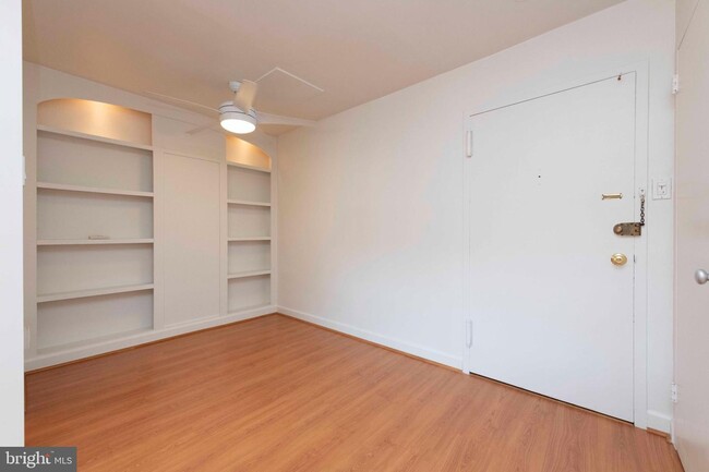 Building Photo - 1121 Arlington Blvd