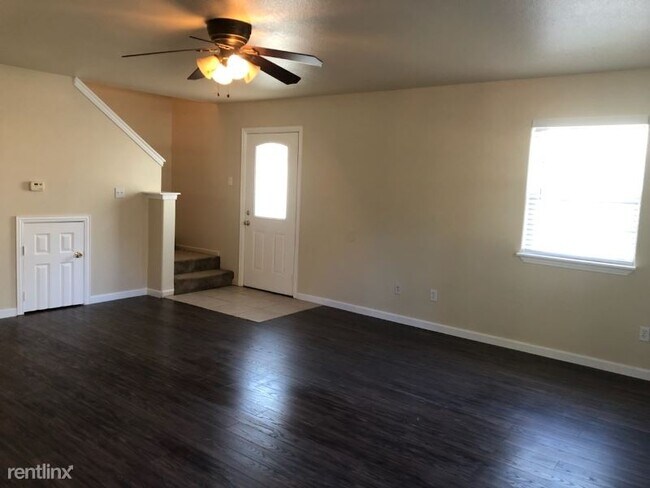 Foto del edificio - 23444 Albert Dr