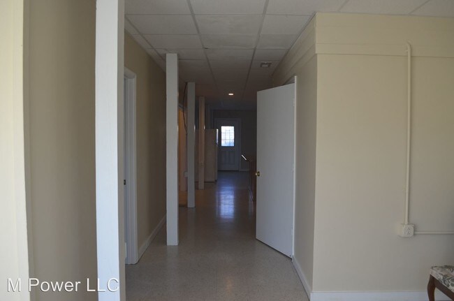 Building Photo - 432 W Spotswood Trl