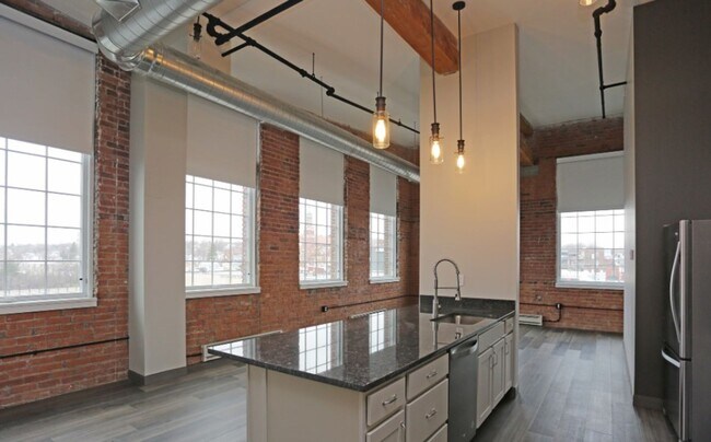 Foto del interior - Oak Knitting Mill Apartments – Franklin Square Available
