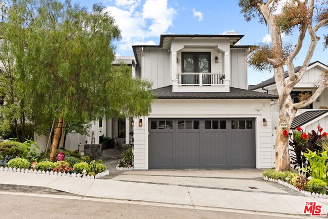 Building Photo - 592 30th St