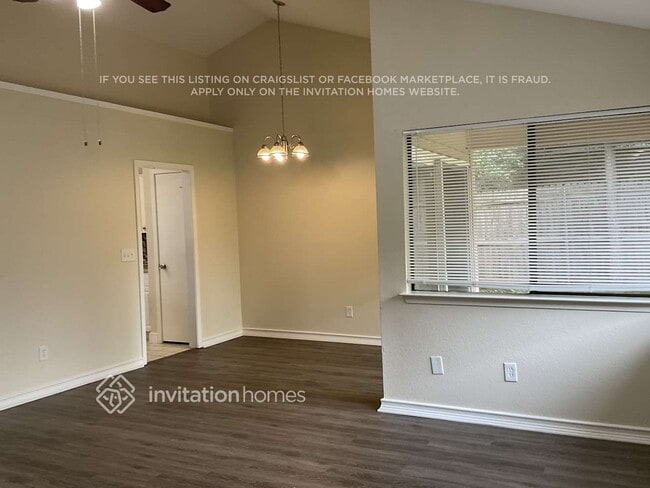Foto del edificio - 3214 Cliffview Dr