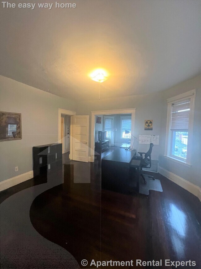 Building Photo - North Cambridge/Davis Square 2BR  - In uni...