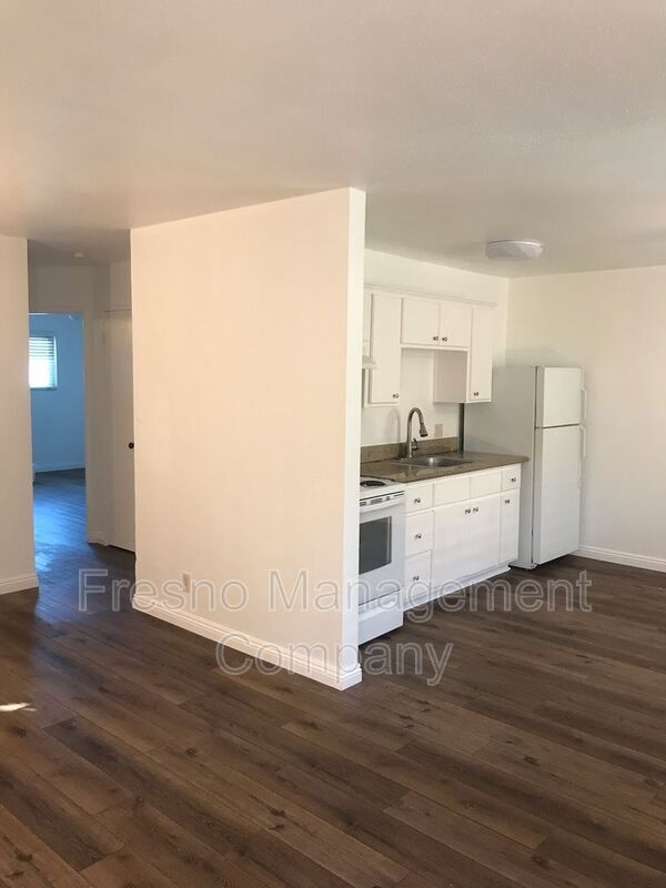 Foto del edificio - 1322 E Bulldog Ln