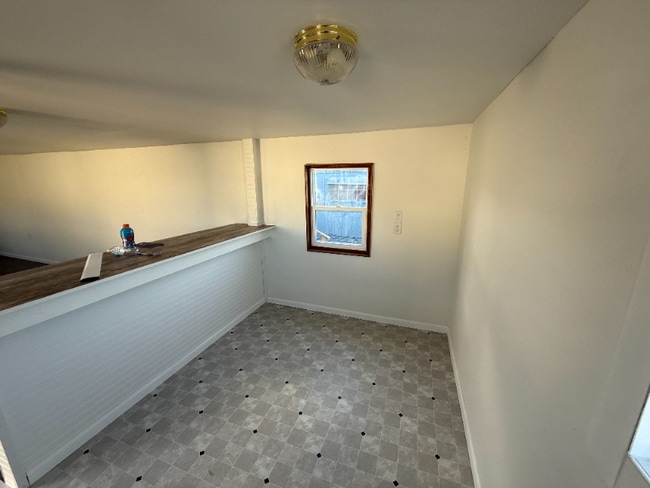 Building Photo - 2825 SE 14th St