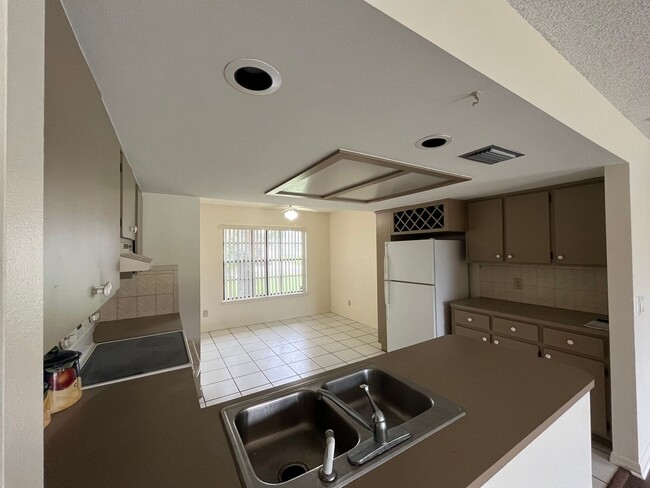 Building Photo - Advana, Your new home!