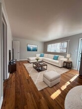 Building Photo - 1422 E Buena Ventura St