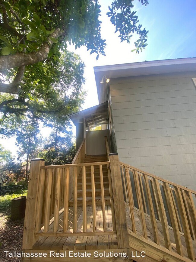 Building Photo - 1 br, 1 bath House - 434 McDaniel St. Unit 2