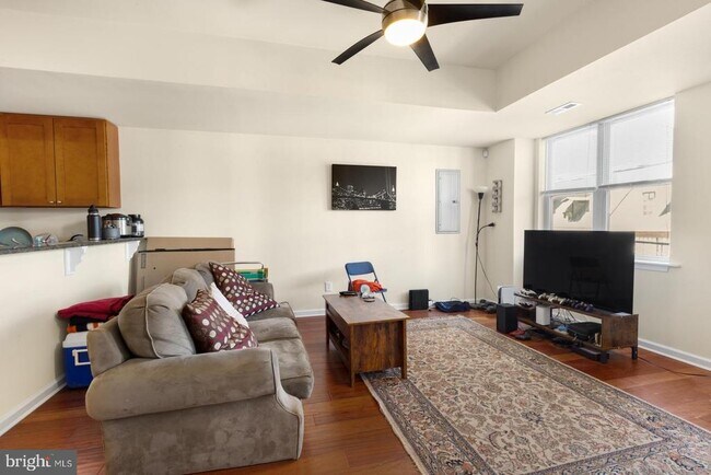 Building Photo - 1509 Frankford Ave