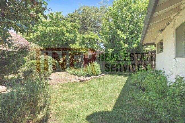 Building Photo - Lovely 3 Bedroom in Del Dayo Area