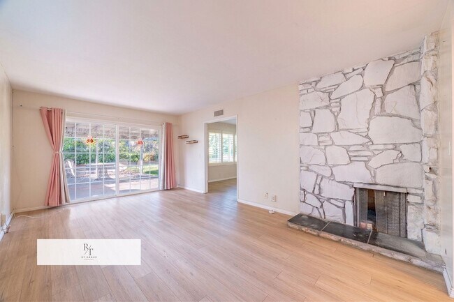 Foto del edificio - 3 Bed | 2 Bath Single-Family Home in Walnut Valley Unified School District