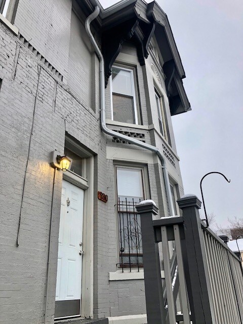 Building Photo - 930 S 2nd St
