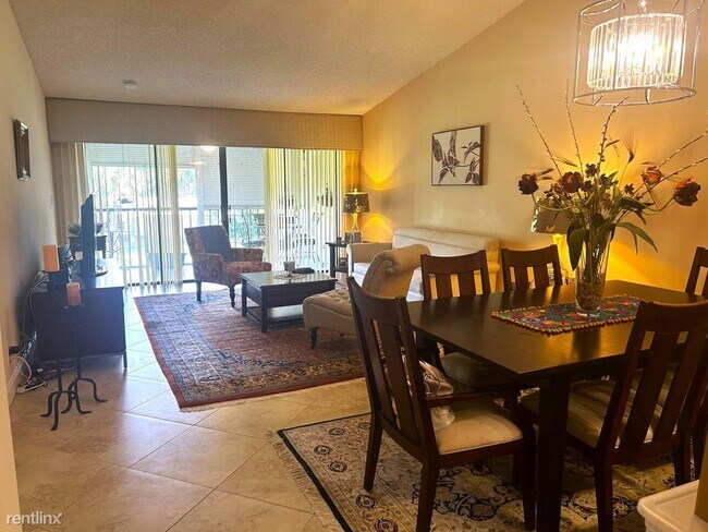 Building Photo - 2 br, 2 bath House - 5021 Oak Hill Ln Apt 125