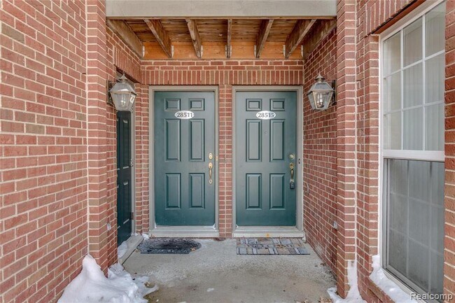 Foto del edificio - 28515 Carlton Way Dr