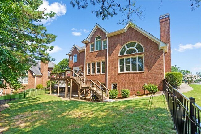 Building Photo - 455 Majestic Cove