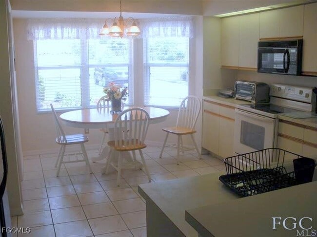 Building Photo - 14691 Lake Olive Dr