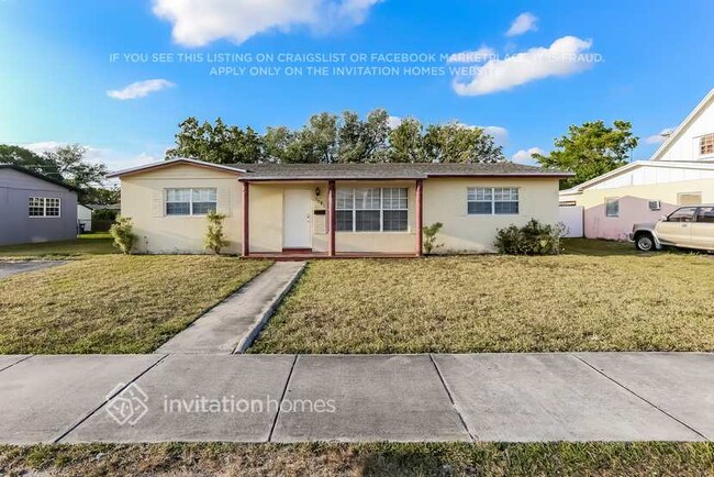 Building Photo - 1281 NW 195th St
