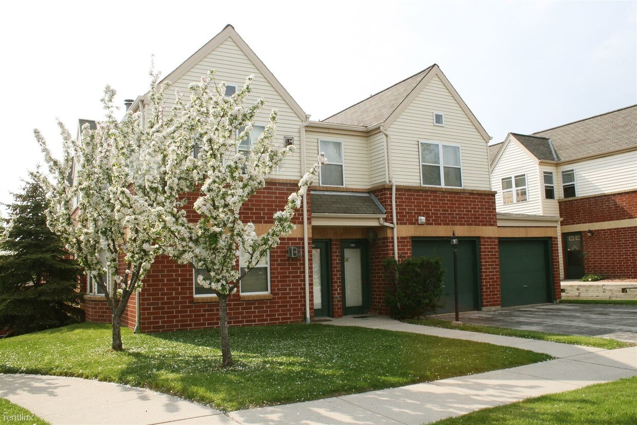Building Photo - 2 br, 1.5 bath  - 3180 W Dakota St Townhouse