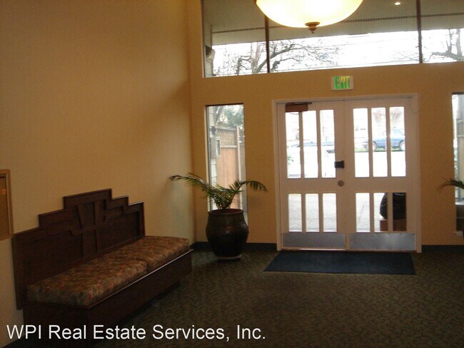 2 br, 1.5 bath House - 13717 Linden Ave. N... photo'