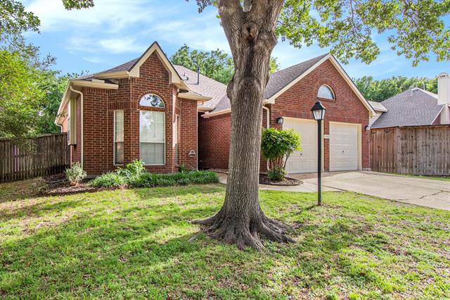 Foto del edificio - 2224 Heatherton Pl