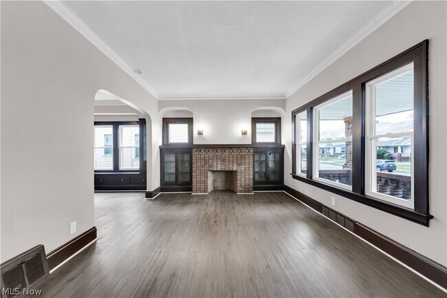 Foto del edificio - 10106 Greenview Ave