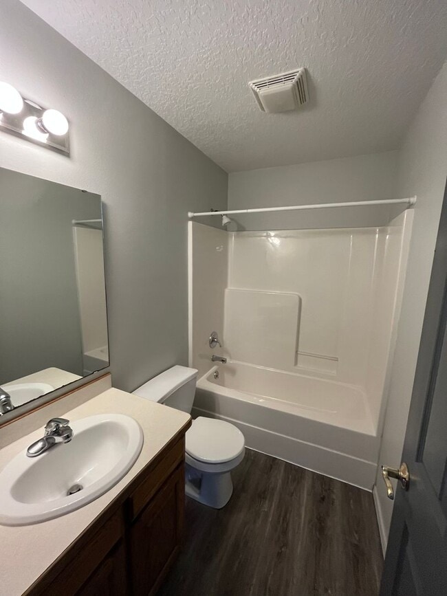 Foto del edificio - LEASE TAKEOVER: NO DEPOSIT NEEDED !!! Nice 3 Bedroom 2 Bathroom Single Family Home in Joplin MO!