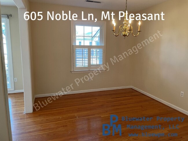 Building Photo - 605 Noble Ln