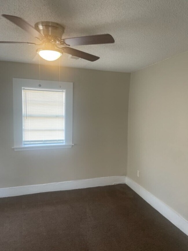 Foto del edificio - Newly Rehabbed 2 Bedroom 1 Bath | North Me...