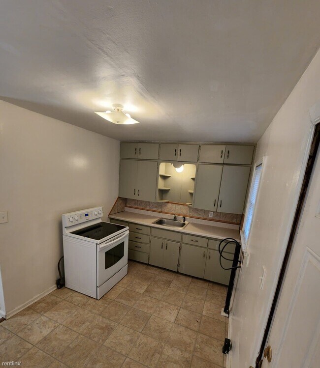 Foto del edificio - 2 br, 1 bath House - 1217 East Boston Street