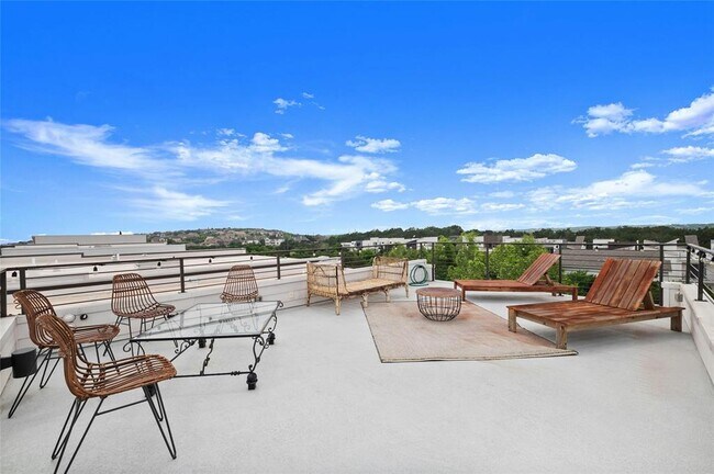 Building Photo - 7921 Floracita Ln