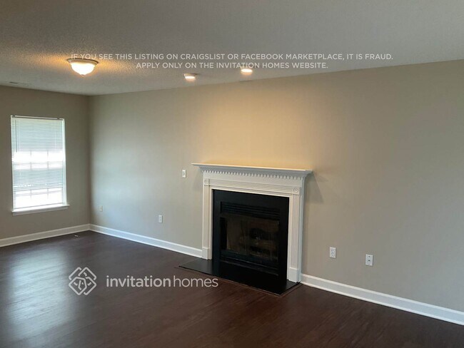 Building Photo - 3407 E Fairmeadow Dr