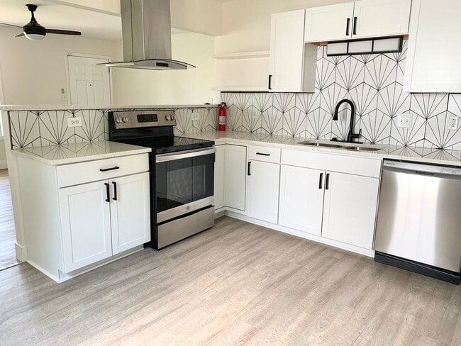 Foto del edificio - 157 Monarch Ln