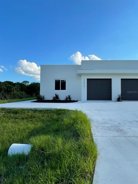 Building Photo - 12075 HENLEY Ave