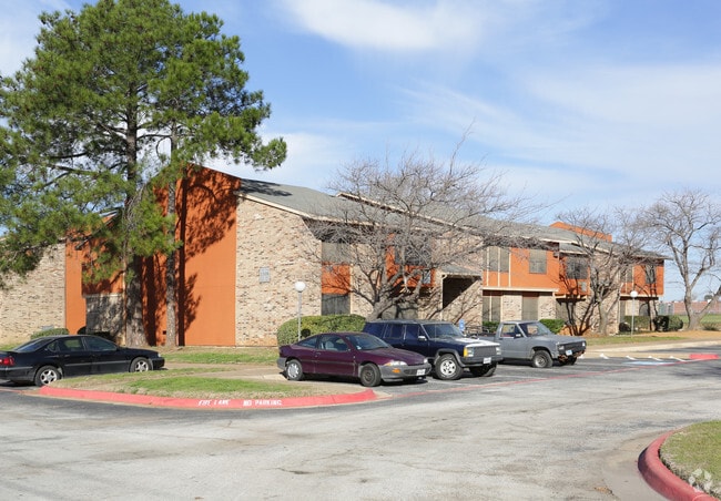 Building Photo - Villa Bella