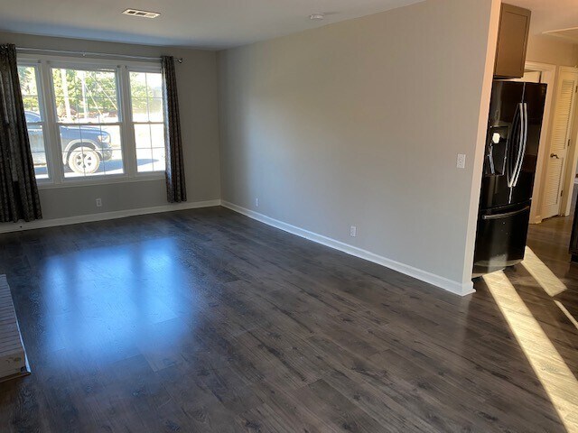 Building Photo - 2441 Bellevue Manor Dr