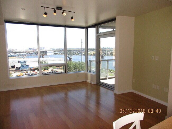 Foto del edificio - 3570 S River Pkwy