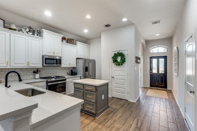 Building Photo - 226 N Bearkat Ct