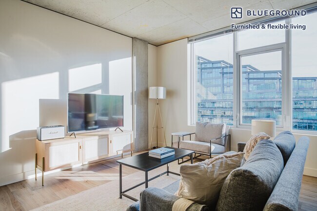 Foto del edificio - 11011 NE 9th St