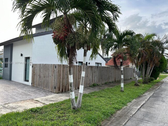 Foto del edificio - 1295 SE 9th Pl