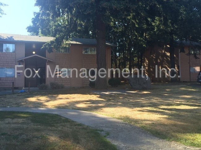 Foto del edificio - 15867 E Burnside St